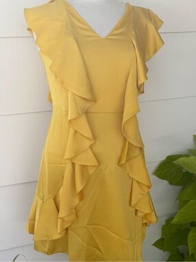 Christian Siriano New York Yellow Ruffle V-Neck Satin Dress Size 2 Party Mini